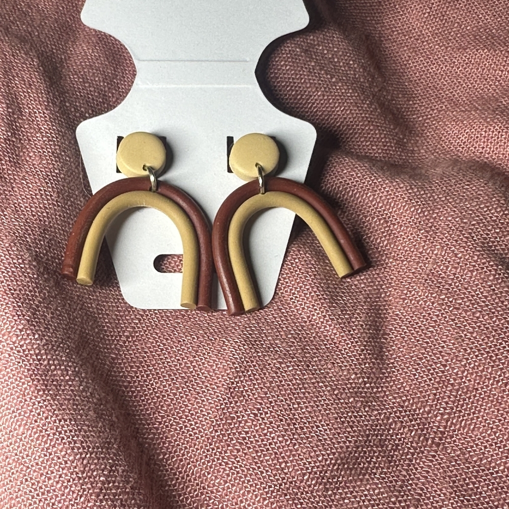 Wooden arched earrings